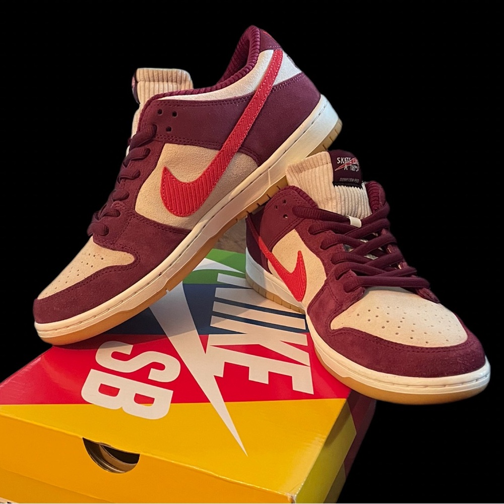 NIKE SB DUNK LOW QS